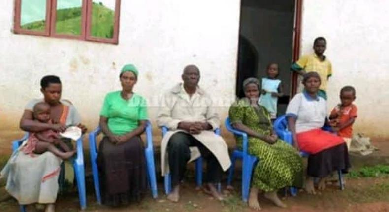 94-year-old father of 100 children marries 4 new wives, vows to add more