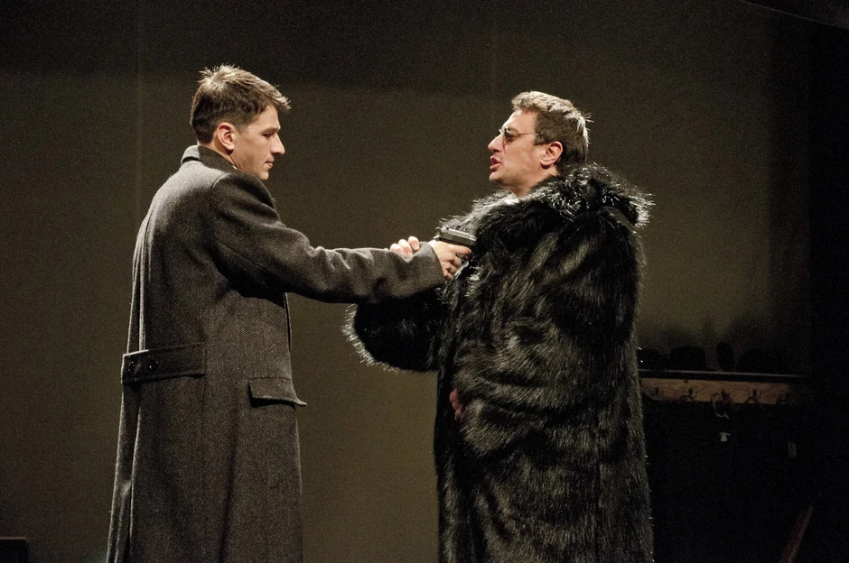 Viktor Savić igra glavnog junaka, a Andrija Milošević 36 likova