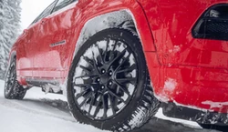 Słony mandat za brak opon zimowych. Od 1 listopada zmiany zaskoczą kierowców