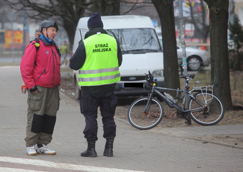 Samochód, który stał na trawniku do czasu naszej interwencji 