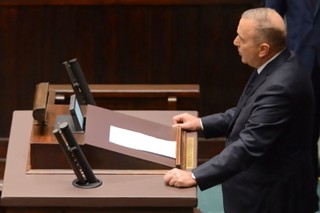 'Nienawiść, która odebrała ci życie, nie zniszczy tego, co zbudowałeś”. Sejm uczcił minutą ciszy pamięć Pawła Adamowicza