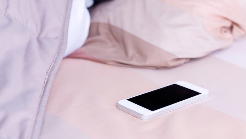 Why-You-Should-Never-Sleep-With-Your-Phone (Reader's Digest)