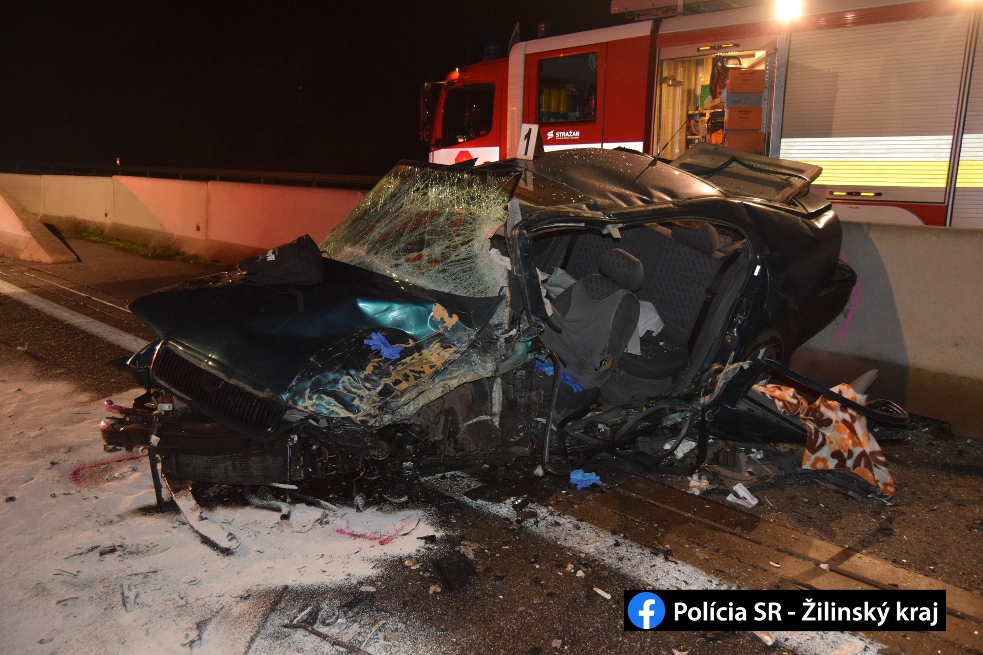 Ďalšie okolnosti a príčiny vzniku tragickej dopravnej nehody sú predmetom vyšetrovania,
