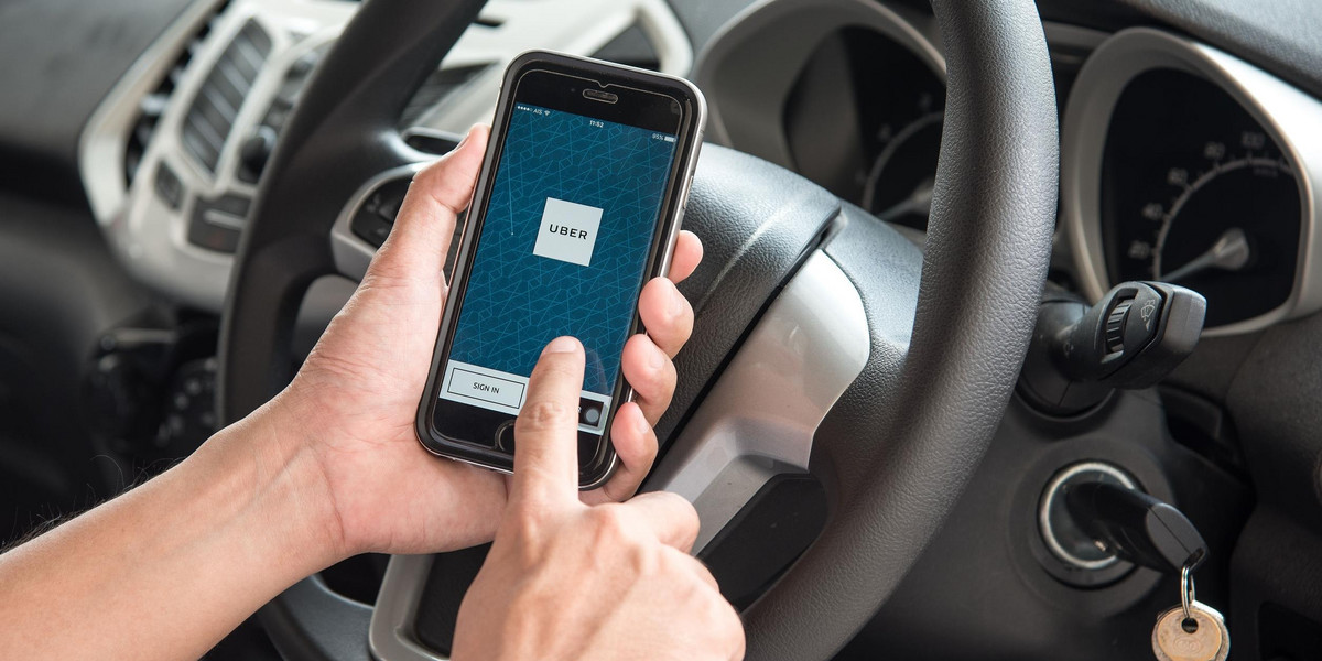 Uber płaci odszkodowania swoim kierowcom