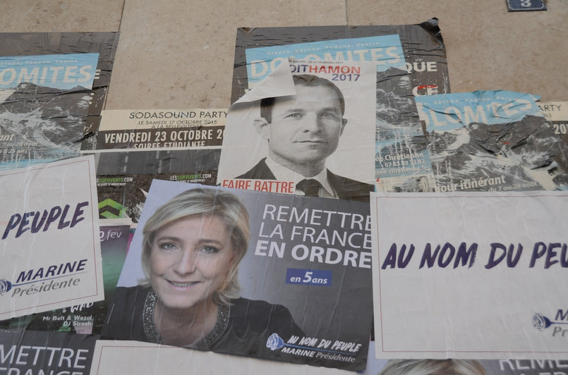 W niedzielę francuscy wyborcy udali się do urn, by zagłosować w pierwszej turze wyborów prezydenckich
