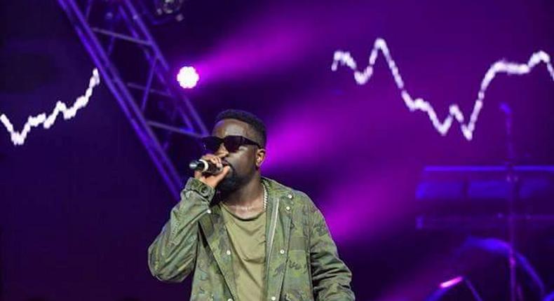 Sarkodie performing at the 2016 Vodafone Ghana Music Awards