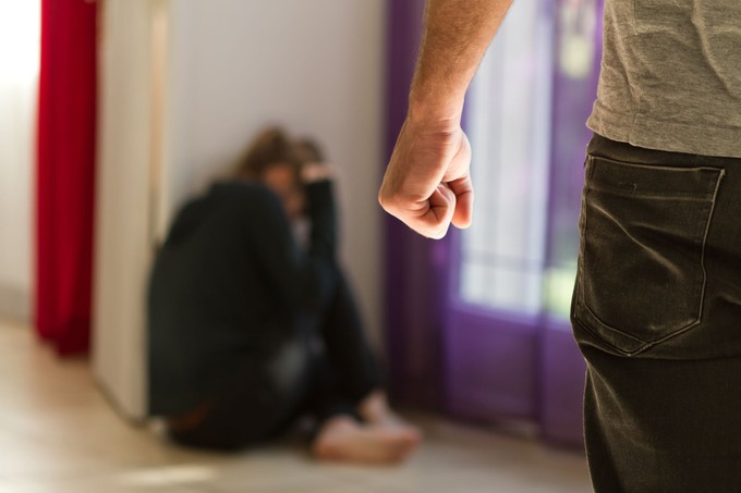 A férfi éveken át bántalmazta, félelemben tartotta az egész családját