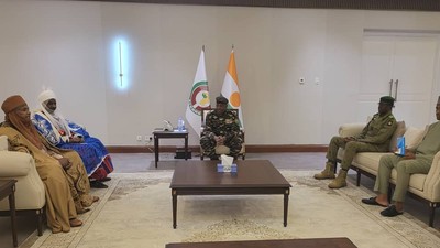 Former CBN Governor, Lamido Sanusi (far left) with Aboubacar Sanda Oumarou, the Sultan of Damagaran, a city in Niger in a meeting with the leaders of the junta in the Republic of Niger [Daily Trust]