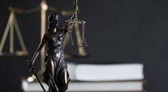 Znany aktor odpowie przed sądem za znieważenie rzeczniczki Straży Granicznej