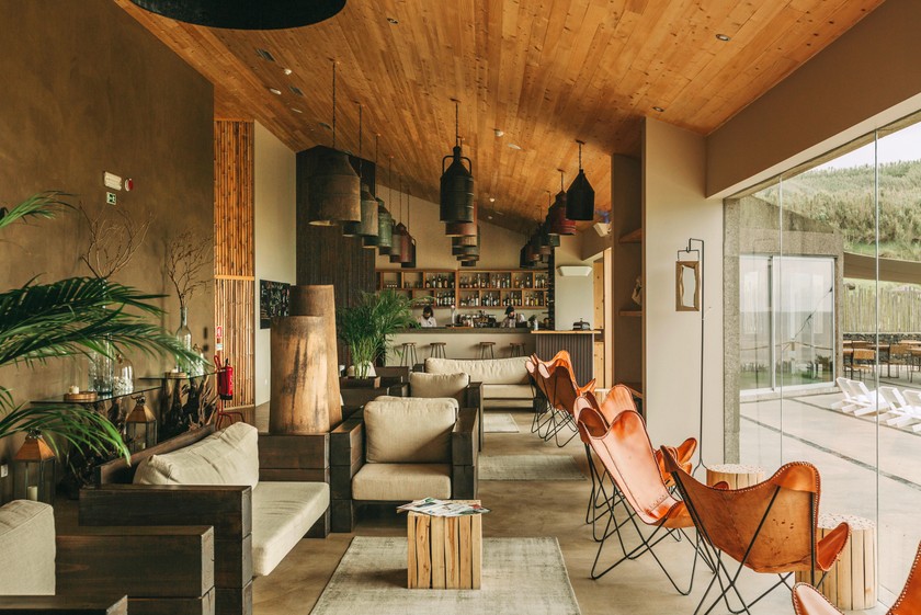 DESIGNOASE Die Lobby des Resorts Santa Barbara auf der Hauptinsel São Miguel. 