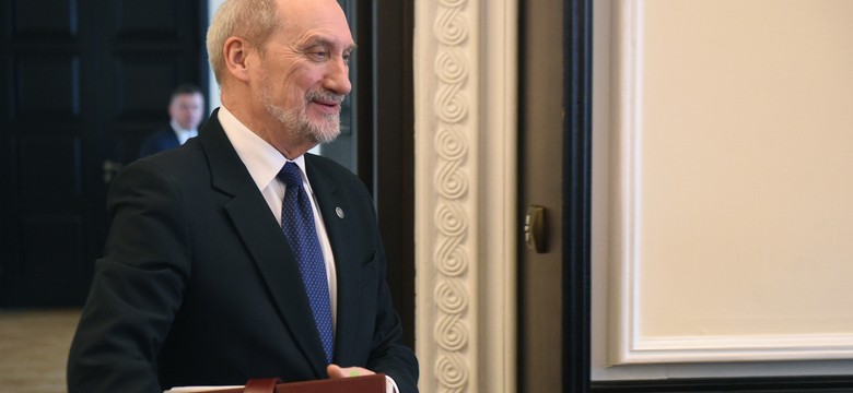 Oto skład nowej komisji smoleńskiej. Macierewicz mówi o ukrytych faktach