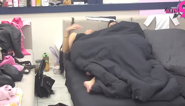 Zadrugarka PREKINULA INTIMNI TRENUTAK Anite i Filipa, oni promenili sve boje od SRAMA: "BEŽIŠ A?!" (VIDEO)