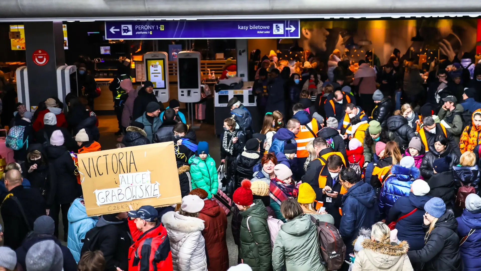 Znaleźli nocleg dla 4,5 tys. uchodźców. "Trzeba ich zachęcić, by jechali do mniejszych miast"