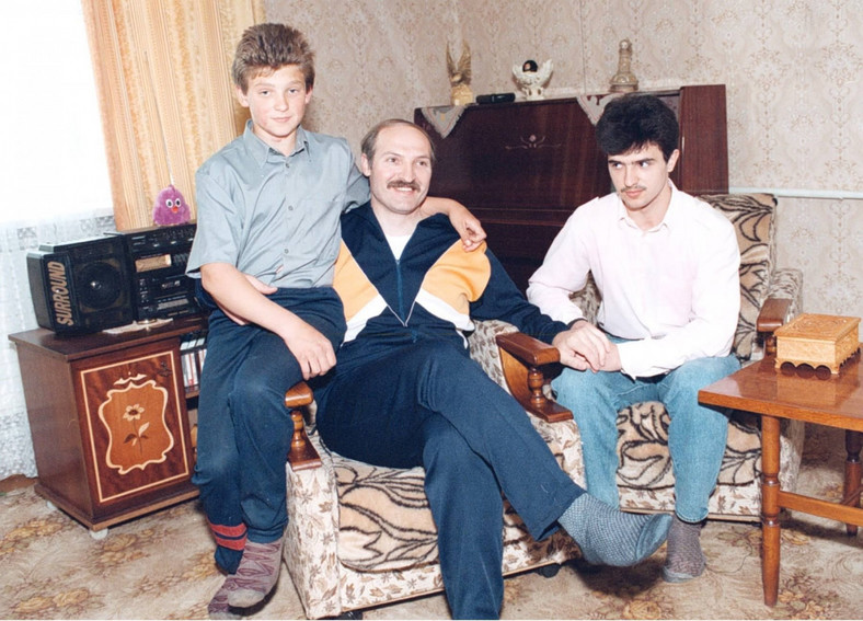 Aleksander Łukaszenko z synami, Wiktarem i Dymitrem