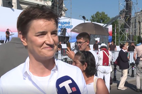 "GRAĐANI I PRE POČETKA POSLALI KLJUČNU PORUKU" Brnabić na skupu SNS u Beogradu: "Srbija jeste jedna porodica" (VIDEO)