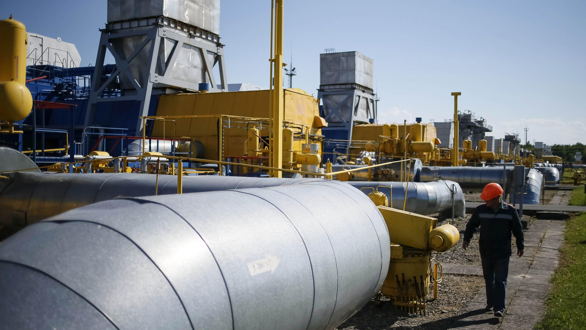 Gazprom twierdzi, że błękitne paliwo bez przeszkód płynie przez Ukrainę na Zachód.