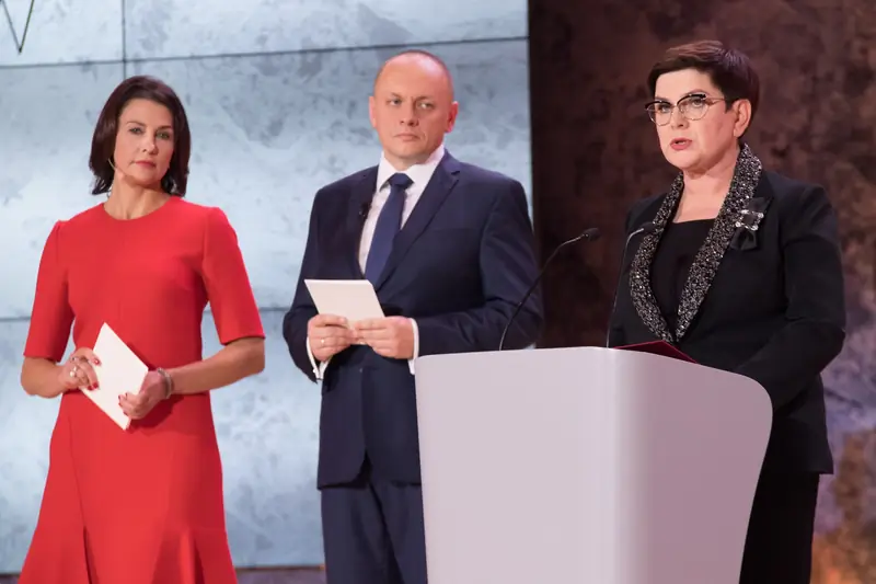 Anna Popek w towarzystwie ówczesnej premier Beaty Szydło