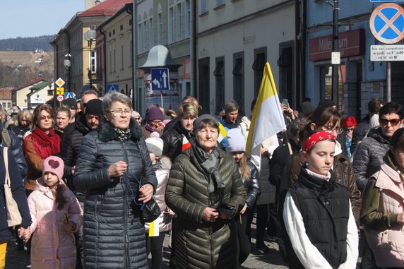 Marsz w obronie dobrego imienia świętego Jana Pawła II oraz wartości, które głosił - Nowy Targ 18 marca 2023 r.