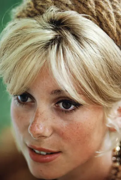 Catherine Deneuve w 1964 r. (Photo by PAT/Gamma-Rapho via Getty Images)