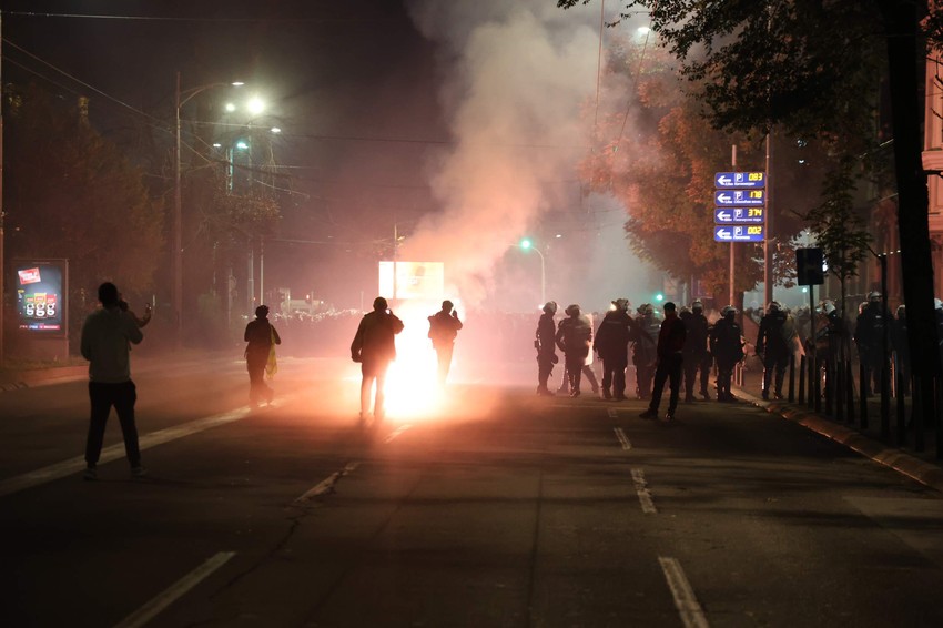 Nemiri kod Skupštine Srbije