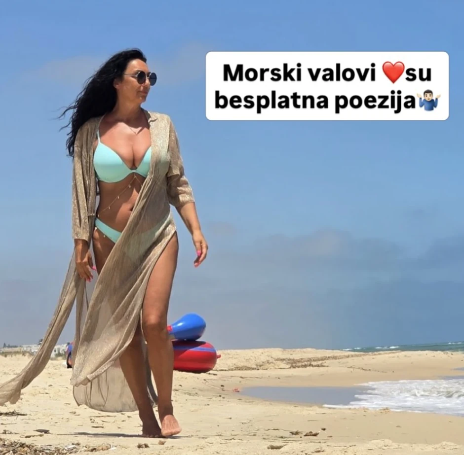 Nela Bijanić u kupaćem
