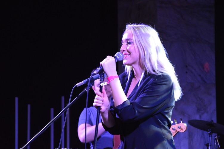 Lilly Hate Roses na scenie targów Co Jest Grane, Warszawa, 26 listopada 2016