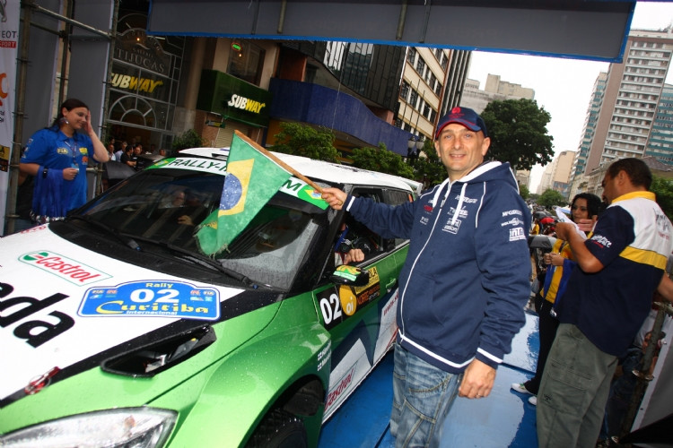 Rally de Curitiba 2010: pewne zwycięstwo Krisa Meeke, Juho Hänninen liderem IRC