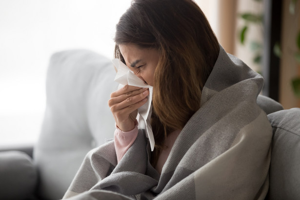 Przed nami sezon zachorowań na grypę. Jakie są objawy grypy? Oto sposoby, by się przed nią uchronić
