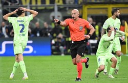 Barcelona nie wygra Ligi Mistrzów. Marciniak nie przyniósł szczęścia Szczęsnemu i Lewandowskiemu