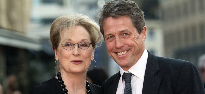 Meryl Streep i Hugh Grant idealnie zgrani. Na ekranie i czerwonym dywanie [ZDJĘCIA]