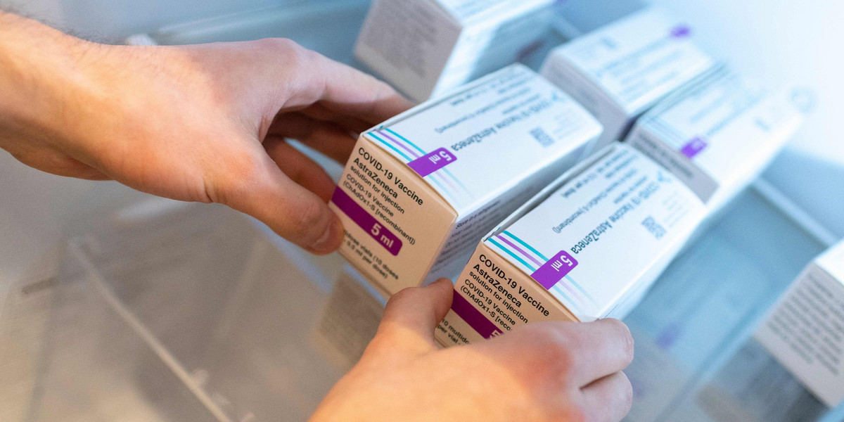 Holandia wstrzymuje szczepienia Astą Zeneką osób poniżej 60 r.ż.