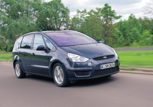 Ford S-Max 2.5 Turbo Titanium - Maksymalnie inny