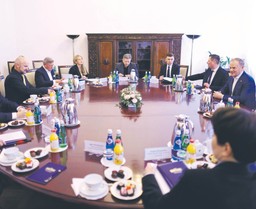 Słaba władza. Jak się zwinąć odpowiedzialnie [OPINIA]