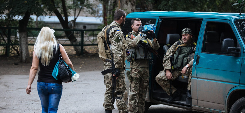 Poroszenko: Trudno utrzymać rozejm. "Terroryści" prowokują ukraińskie siły zbrojne