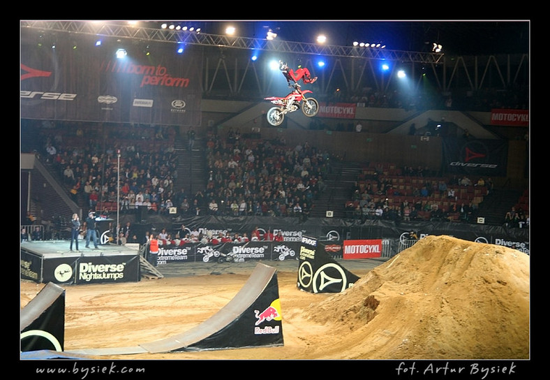 DIVERSE Night of the Jumps - fotografował Artur Bysiek