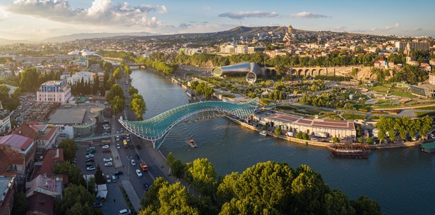 TBILISI Most Pokoju na rzece Kurze