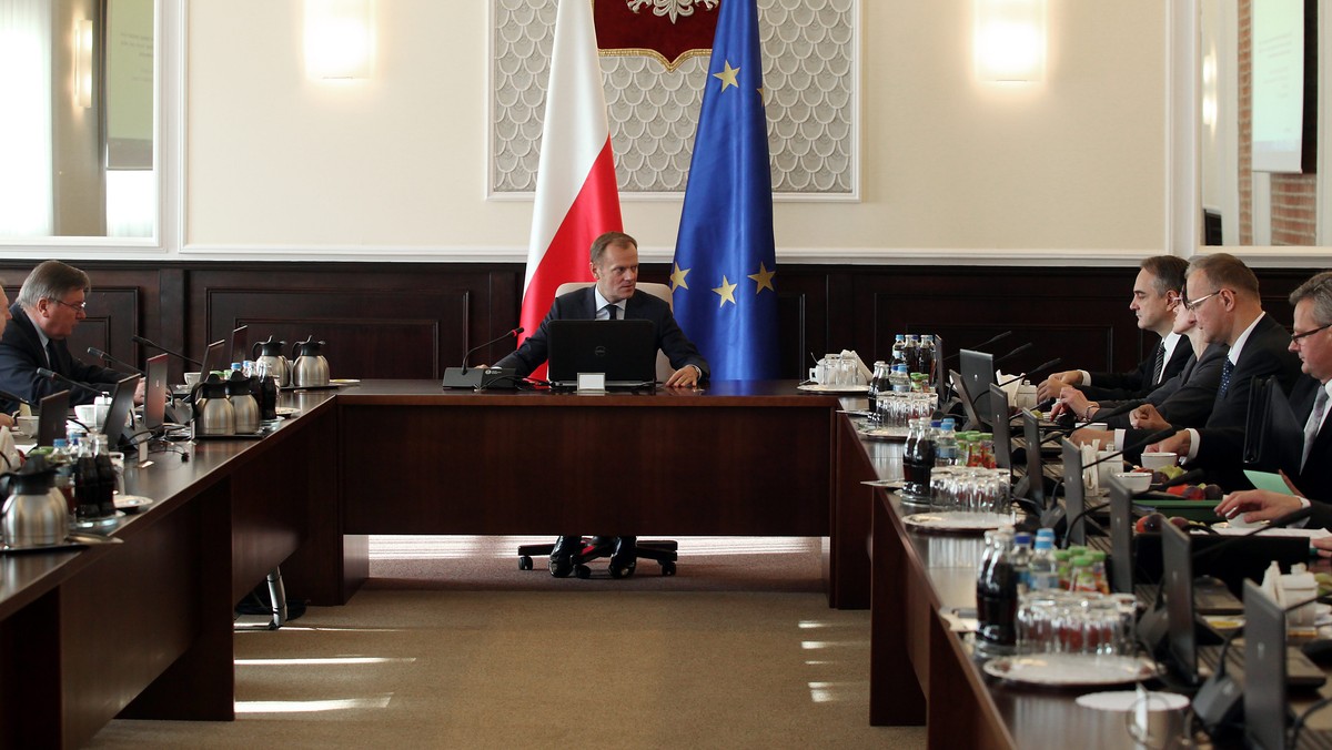 Już wkrótce nastąpi dymisja starego rządu Donalda Tuska. W nowej radzie ministrów na pewno znajdzie się wielu z obecnych szefów resortów. Którzy z nich wyróżnili się, a którzy wypadli raczej blado? Tygodnik "Polityka" pokusił się o oceną ustępujących ministrów.