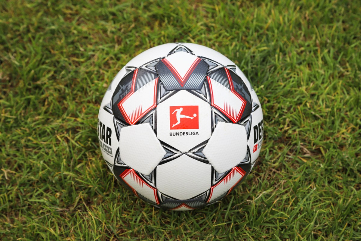 Piłka z logo DFL