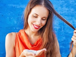 Skuteczne mycie włosów bez szamponu? TAK to się robi