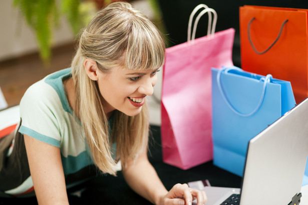 Co kobiety najczęściej kupują w sieci?