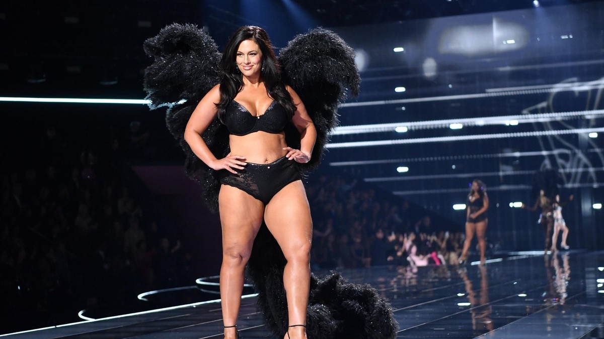 Ešli Grejem na reviji "Viktorijas sikret"  pre šest meseci u Njujorku