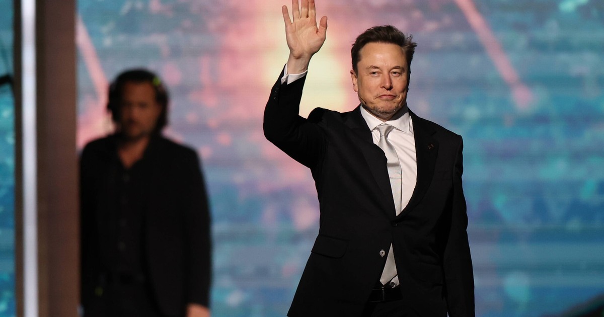 "Musk nie uznaje większości bliźnich za ludzi z krwi i kości. Nikt po nim płakać nie będzie"