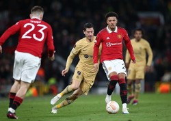 Piłkarska LE. Gol Lewandowskiego nie pomógł Barcelonie. Wygrana Manchesteru United