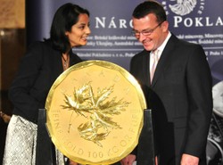 Największa złota moneta trafi na aukcję