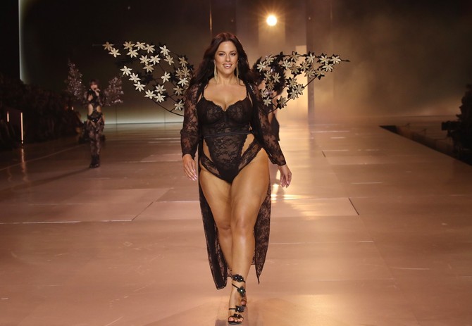 Ešli Grejem na na Victoria's Secret reviji