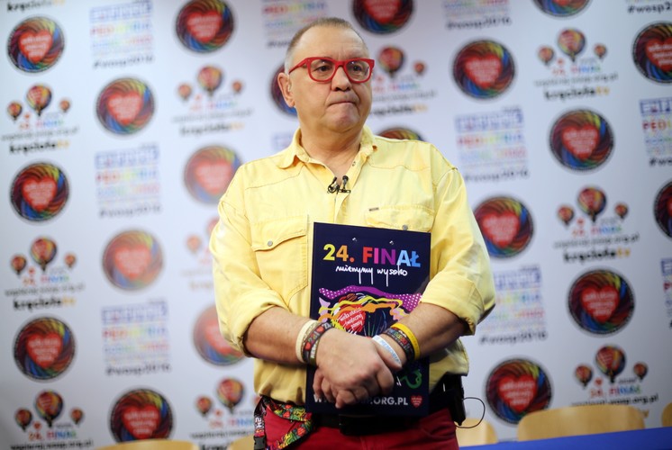 <b>10 stycznia – Finał Wielkiej Orkiestry Świątecznej Pomocy już po raz 24.</b>
<br>
<br>
Główna zbiórka odbywa się przede wszystkim podczas ulicznych kwest, ale coraz większym zainteresowaniem cieszą się licytacje złotych serduszek i internetowe aukcje. <br>
<br>
Szef Fundacji WOŚP poinformował na konferencji prasowej, że wylicytowano już ponad półtora miliona złotych. 