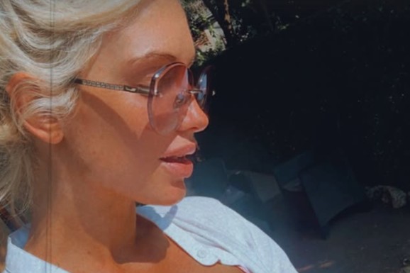 Naša glumica se razvela, pa zavela košarkaša i rodila mu sina: Sad se SKINULA u bikini i pokazala obline, liniju dovela do savršenstva (FOTO)