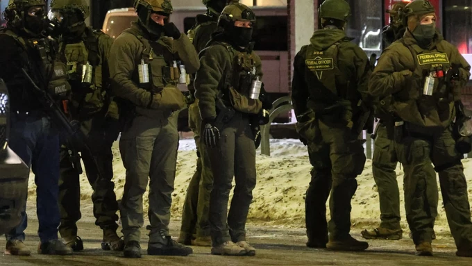 "MILICIJA KOJA UBIJA“ STIŽE U EVROPU!" Kontroverzni agenti biće DOČEKANI "NA NOŽ"!