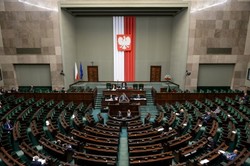 PO krytykuje zmiany w ustawie o służbie cywilnej. "Zawłaszczanie urzędów przez PiS"