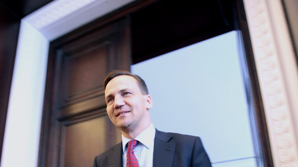 Minister spraw zagranicznych Radosław Sikorski nie wykluczył, że wśród pierwszych nominowanych na stanowiska ambasadorów UE znajdzie się Polka. Być może już jutro nominacje do Europejskiej Służby Działań Zewnętrznych ogłosi szefowa unijnej dyplomacji Catherine Ashton.